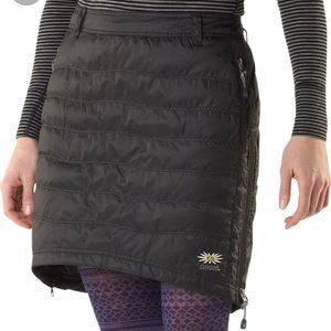 SKHOOP Black Short Duck Down Puffer Skirt